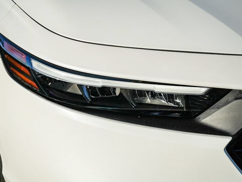 Used 2025 Honda Accord Sport image 8