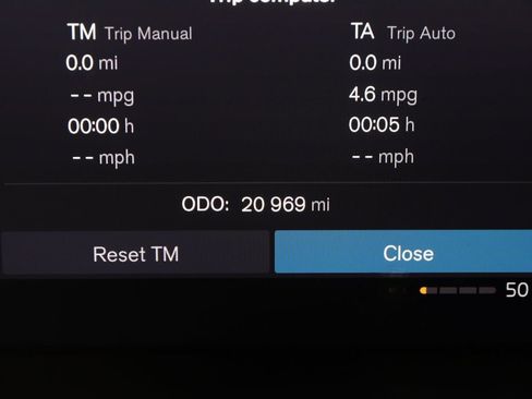 Used 2022 Volvo XC60 B5 Momentum image 38