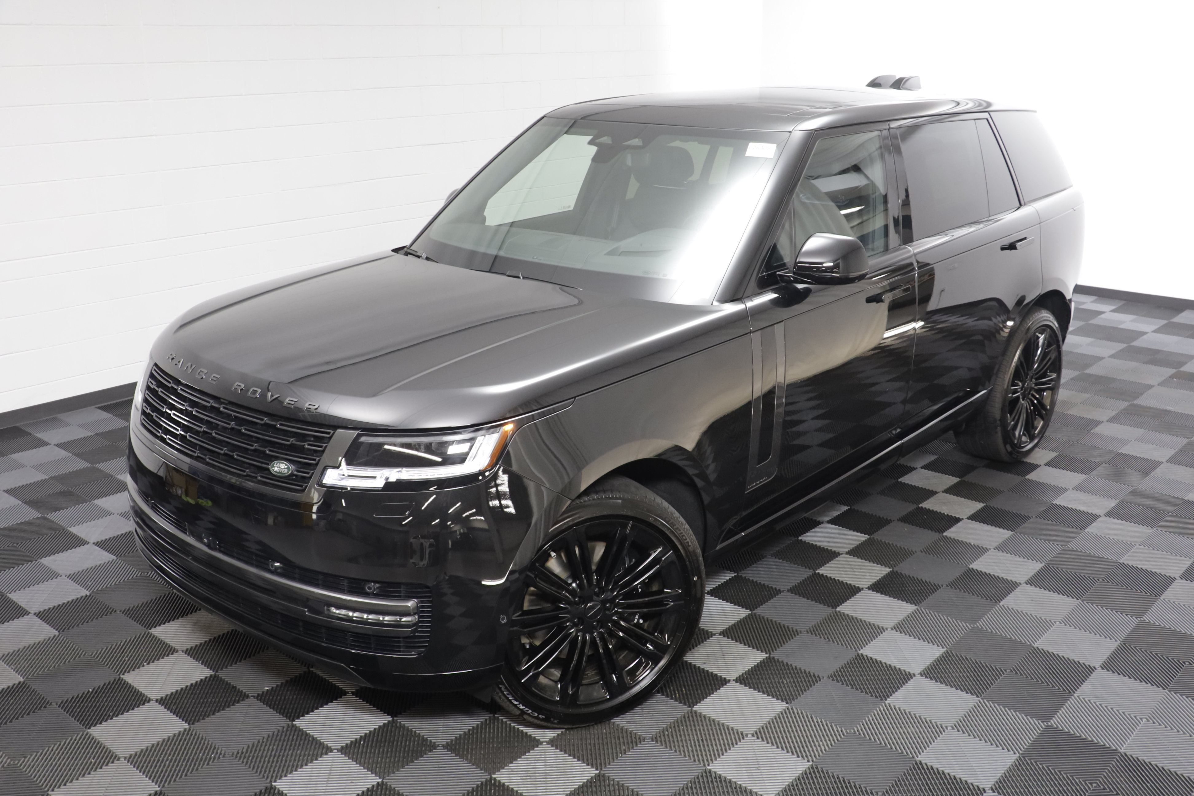 New 2026 Land Rover Range Rover Long Wheelbase Autobiography AWD/4WD image 2