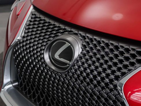 Used 2018 Lexus LC 500 Coupe w/ Performance Package RWD image 10