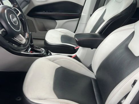 Used 2018 Jeep Compass Limited w/ Navigation Group image 25