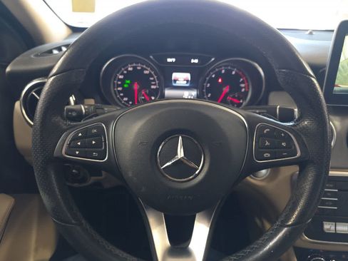 Used 2018 Mercedes-Benz GLA 250 image 24