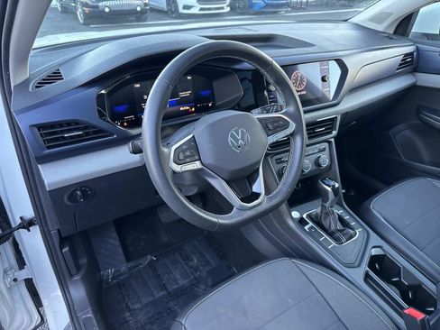 Used 2022 Volkswagen Taos SE w/ Panoramic Sunroof Package image 23