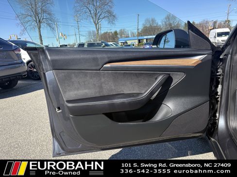 Used 2023 Tesla Model 3 Standard Range image 9