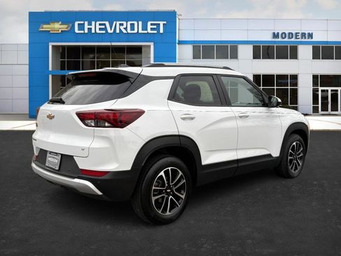 Certified 2025 Chevrolet TrailBlazer LT w/ LT Cold Weather Package image 5