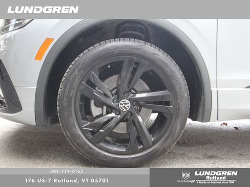 Used 2023 Volkswagen Tiguan SE R-Line image 51