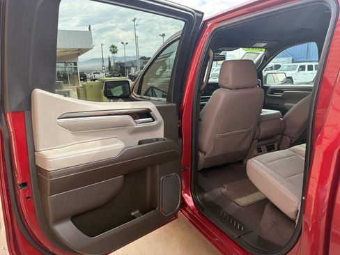 Used 2022 GMC Sierra 1500 SLT w/ Max Trailering Package AWD/4WD image 8