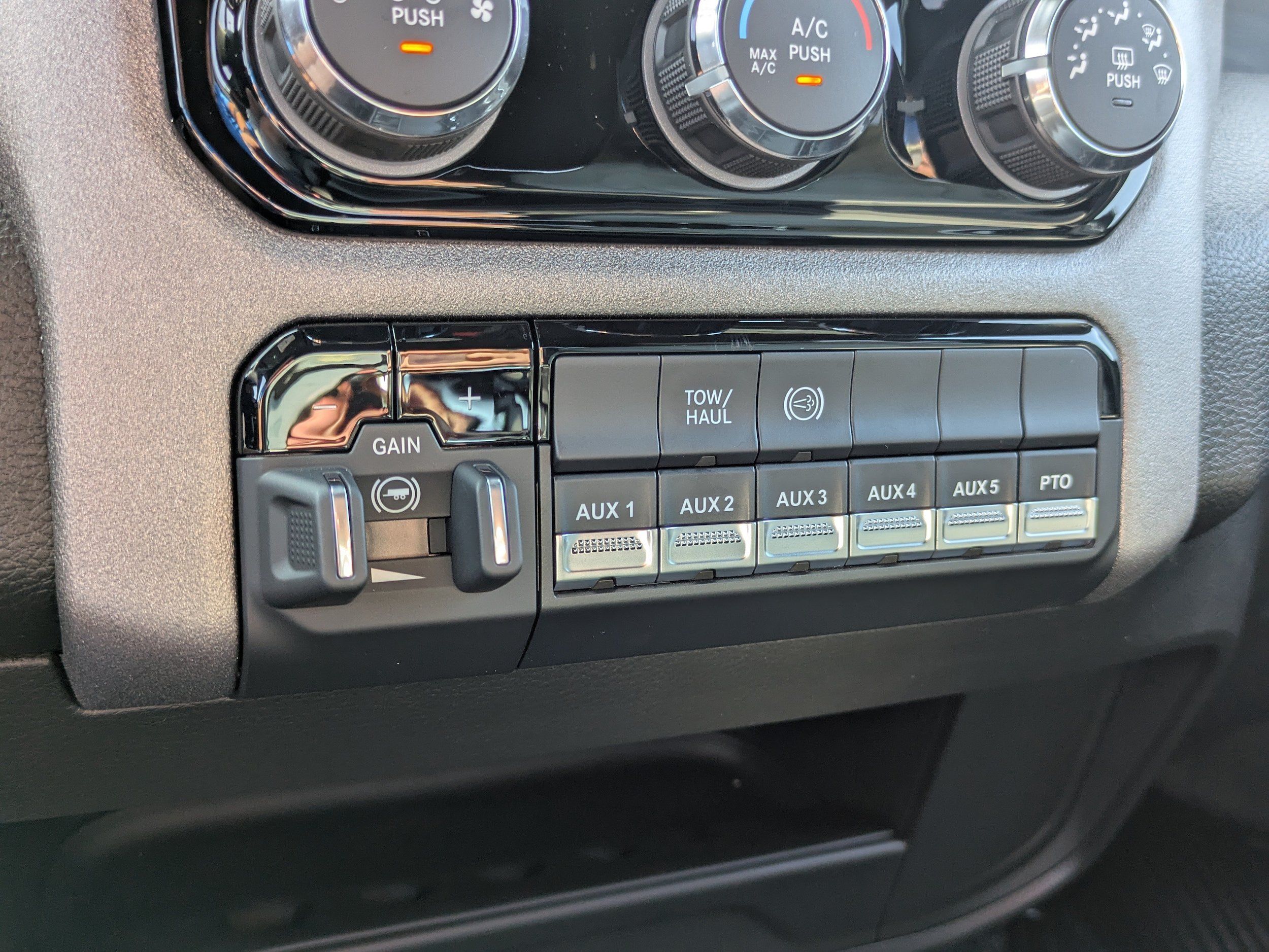 New 2026 RAM 3500 Tradesman w/ Chrome Appearance Group A AWD/4WD image 10