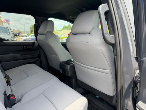 Used 2025 Toyota Tacoma SR5 AWD/4WD image 18