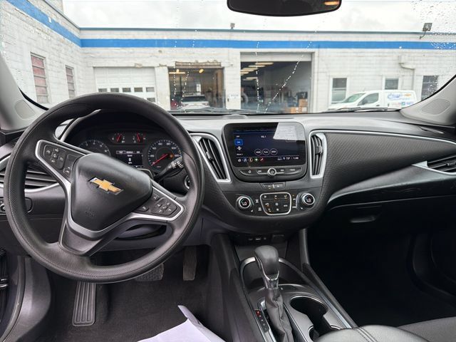 Used 2023 Chevrolet Malibu LT FWD image 12