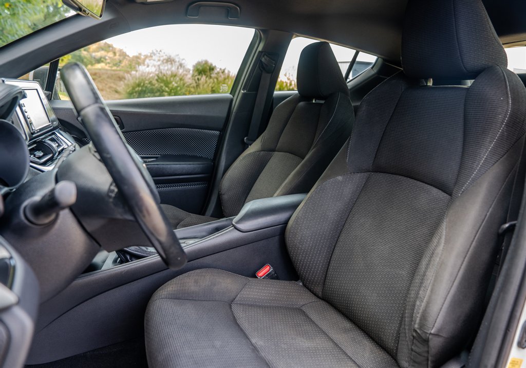 Used 2018 Toyota C-HR XLE FWD image 26