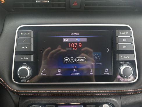 Used 2018 Nissan Kicks SR w/ Premium Package FWD image 15
