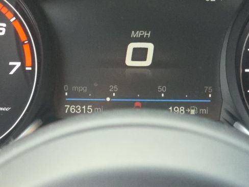 Used 2018 Alfa Romeo Giulia AWD image 15