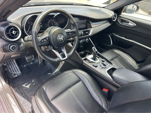 Used 2022 Alfa Romeo Giulia Ti RWD image 16