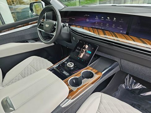 New 2026 Cadillac Escalade ESV Platinum Sport image 10