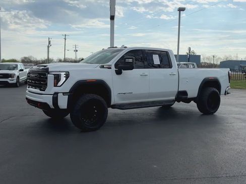 Used 2024 GMC Sierra 2500 AT4 w/ Technology Package image 4