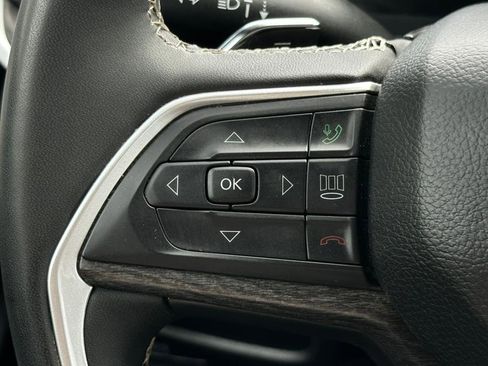 Used 2024 Jeep Grand Cherokee L Limited w/ Luxury Tech Group II image 40