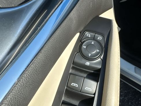 Used 2021 Buick Enclave Essence FWD image 15