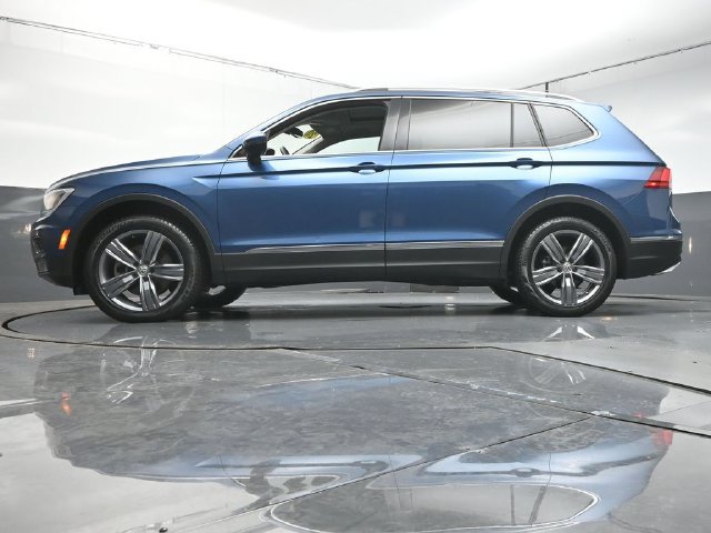 Used 2020 Volkswagen Tiguan SEL FWD image 38