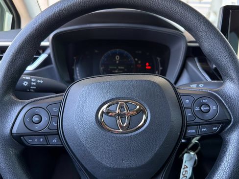 Used 2026 Toyota Corolla LE FWD image 23