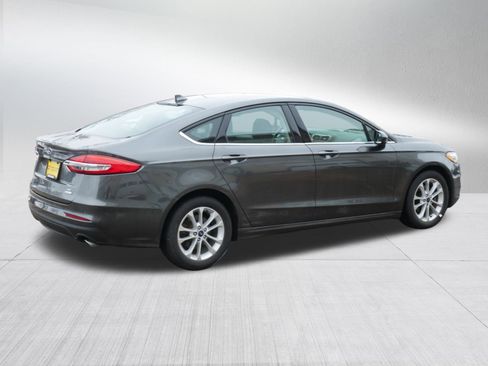 Used 2020 Ford Fusion SE image 7