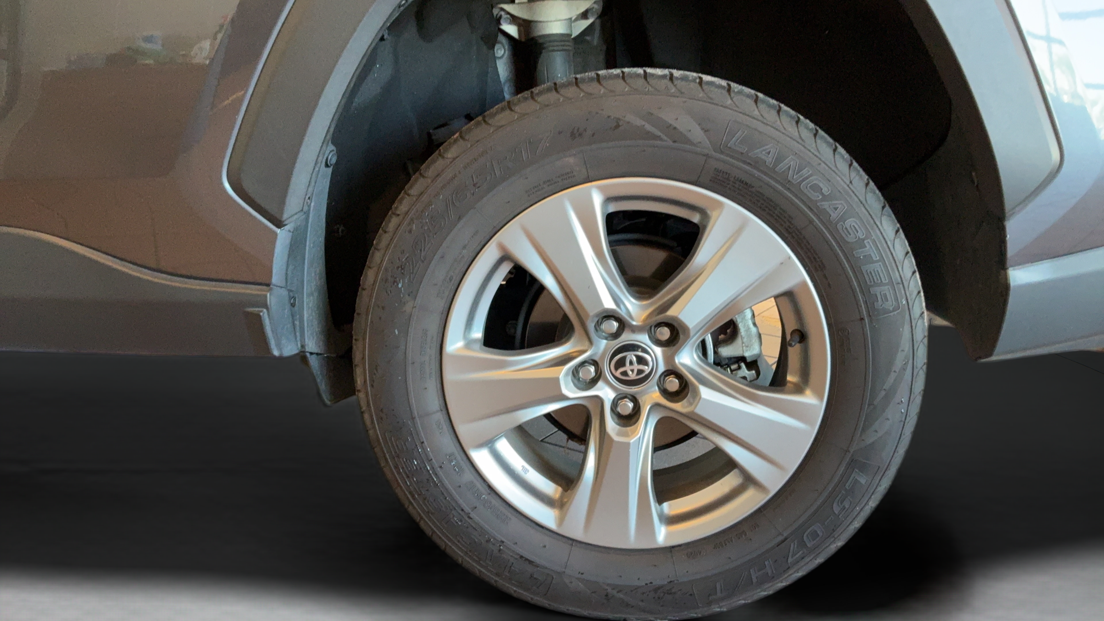 Certified 2024 Toyota RAV4 XLE FWD image 40