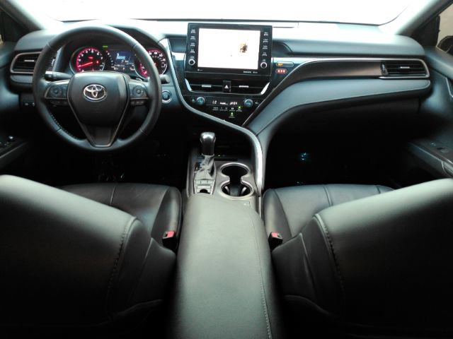 Used 2023 Toyota Camry XSE FWD image 3