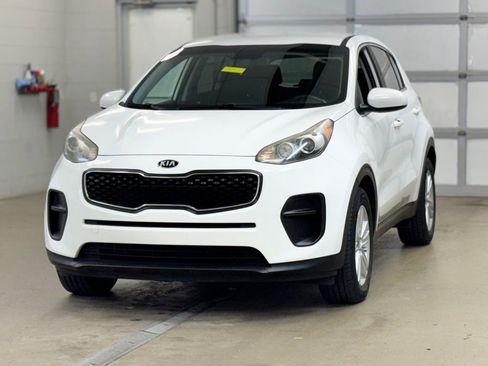Used 2017 Kia Sportage LX image 3