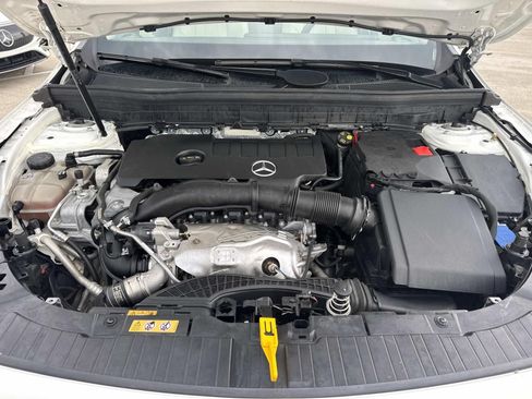 Used 2023 Mercedes-Benz GLB 250 image 10