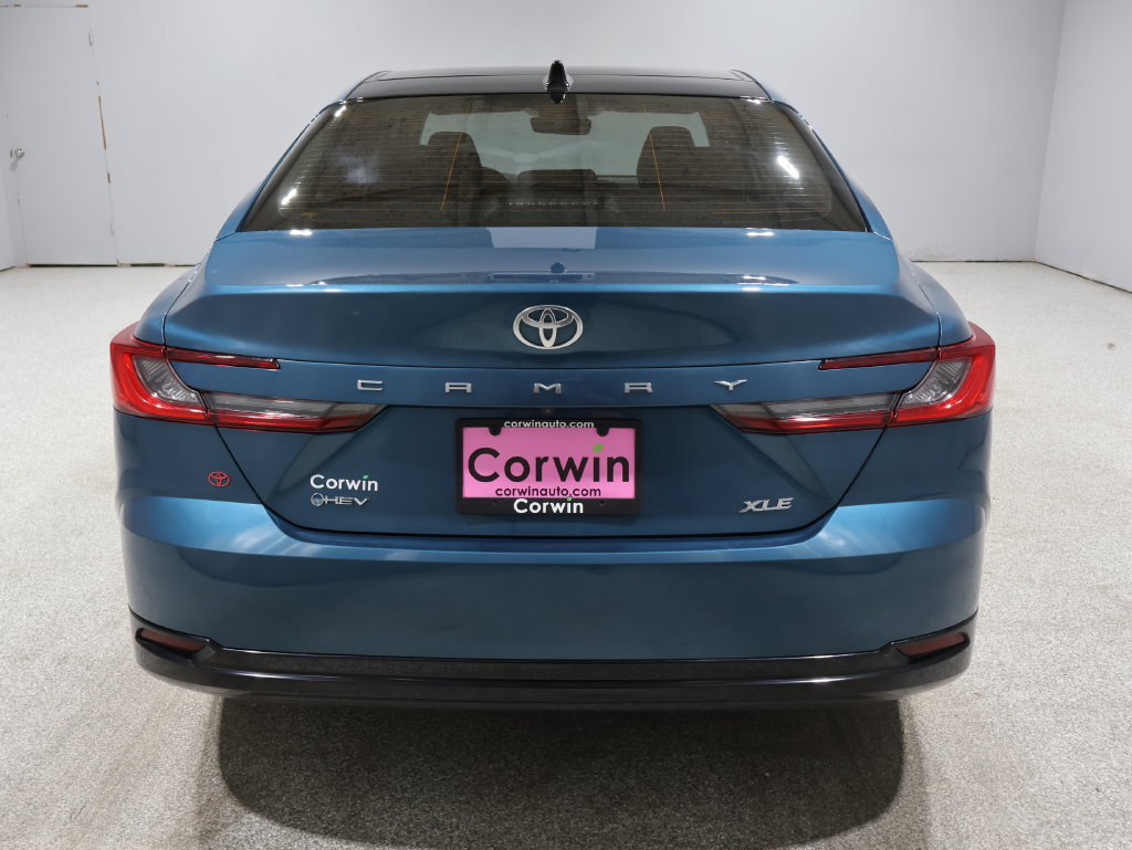 Used 2025 Toyota Camry XLE FWD image 3