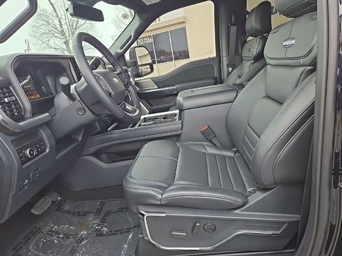 Used 2026 Ford F450 Platinum w/ FX4 Off-Road Package image 17