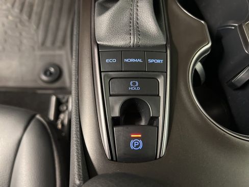 Used 2023 Toyota Camry SE w/ Blackout Package (TMS) image 18