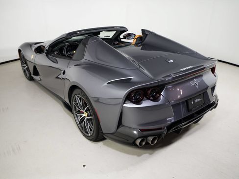 Used 2022 Ferrari 812 GTS RWD image 8