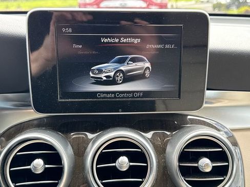 Used 2017 Mercedes-Benz GLC 300 4MATIC image 29