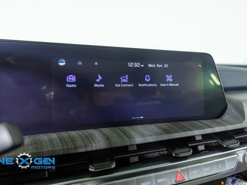 Used 2025 Kia Telluride SX w/ SX Captain's Chair Package AWD/4WD image 19