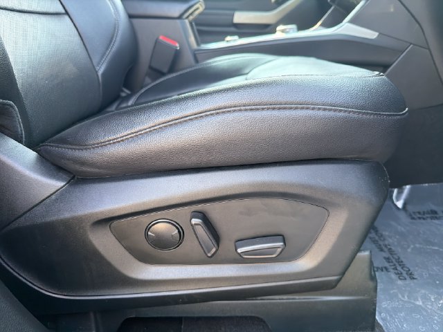 Used 2024 Ford Explorer Limited AWD/4WD image 28