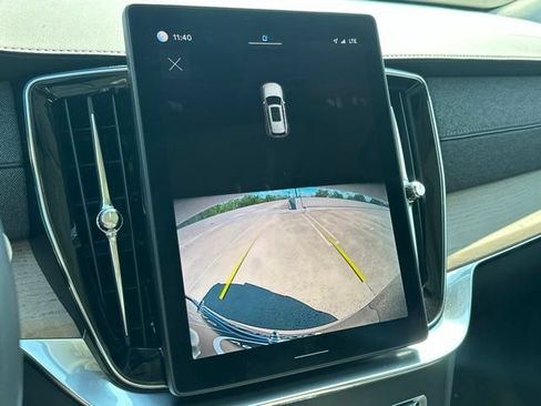 Certified 2025 Volvo XC90 B5 Core AWD/4WD image 25