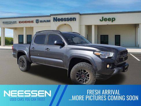 Used 2021 Toyota Tacoma SR5 image 1