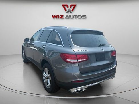 Used 2018 Mercedes-Benz GLC 300 4MATIC image 3