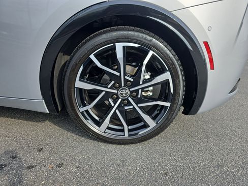 Used 2025 Toyota Prius Plug-In Hybrid image 35