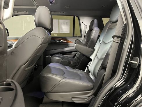 Used 2020 Cadillac Escalade Premium Luxury image 13
