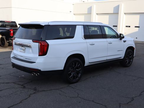 Used 2024 GMC Yukon XL Denali AWD/4WD image 21