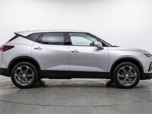 Used 2025 Chevrolet Blazer LT FWD image 11
