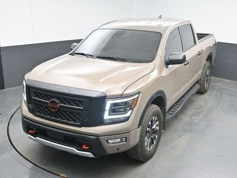 Used 2023 Nissan Titan PRO-4X w/ Pro-4x Utility Package AWD/4WD image 15