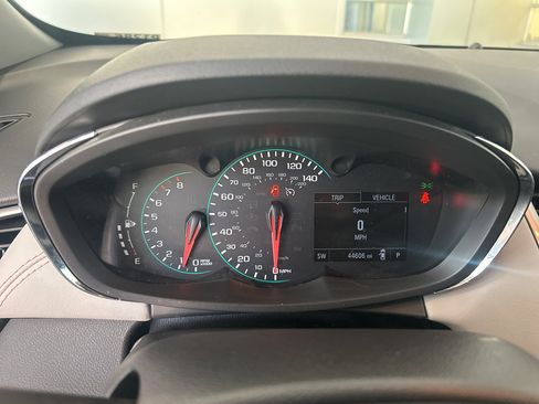 Used 2022 Chevrolet Trax LS w/ Tint and Cruise Package image 15