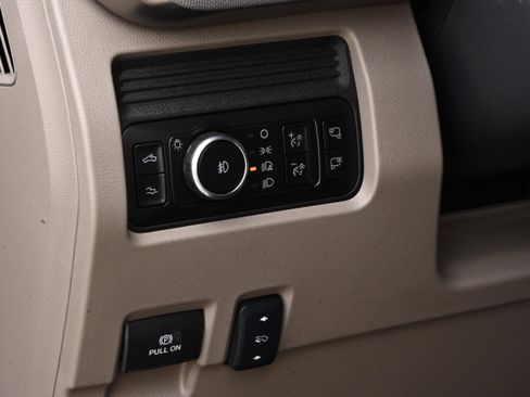 Used 2026 Ford F450 Platinum image 32