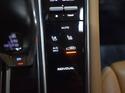 Used 2018 Porsche Panamera 4S AWD/4WD image 42