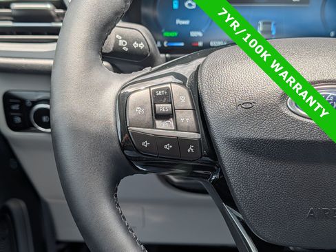 Certified 2023 Ford Escape Platinum FWD image 25