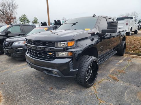 Used 2022 Chevrolet Silverado 1500 Custom w/ Safety Confidence Package image 3