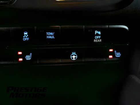 Used 2022 RAM 1500 Express w/ Ceramic Grey Express Package AWD/4WD image 28
